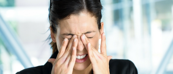 pain under eye when blinking